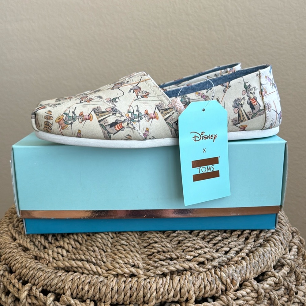 Disney x TOMS NWT & Box Gus & Jaq Cinderella 9.5